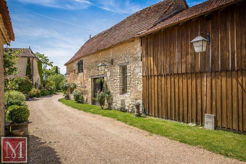 Le Manoir De Beauregard Bed & Breakfast Clermont-de-Beauregard Bagian luar foto