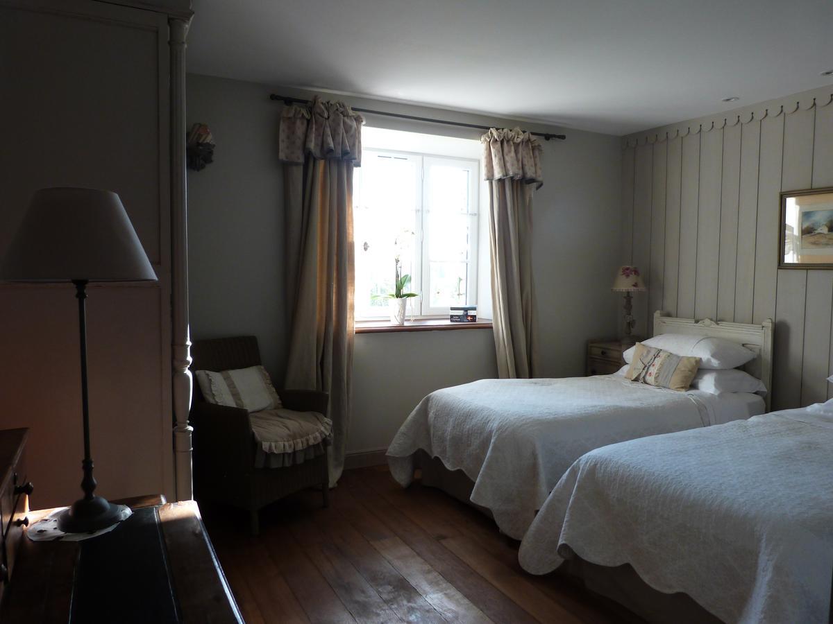 Le Manoir De Beauregard Bed & Breakfast Clermont-de-Beauregard Bagian luar foto